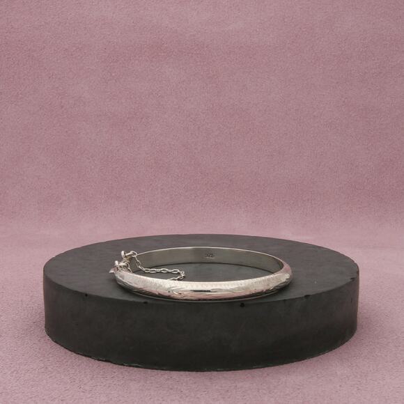 sterling silver vintage 5mm etched bangle bracelet size 5.5in - Picture 1 of 3